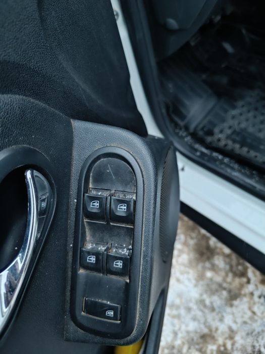 Рено Дастер      .