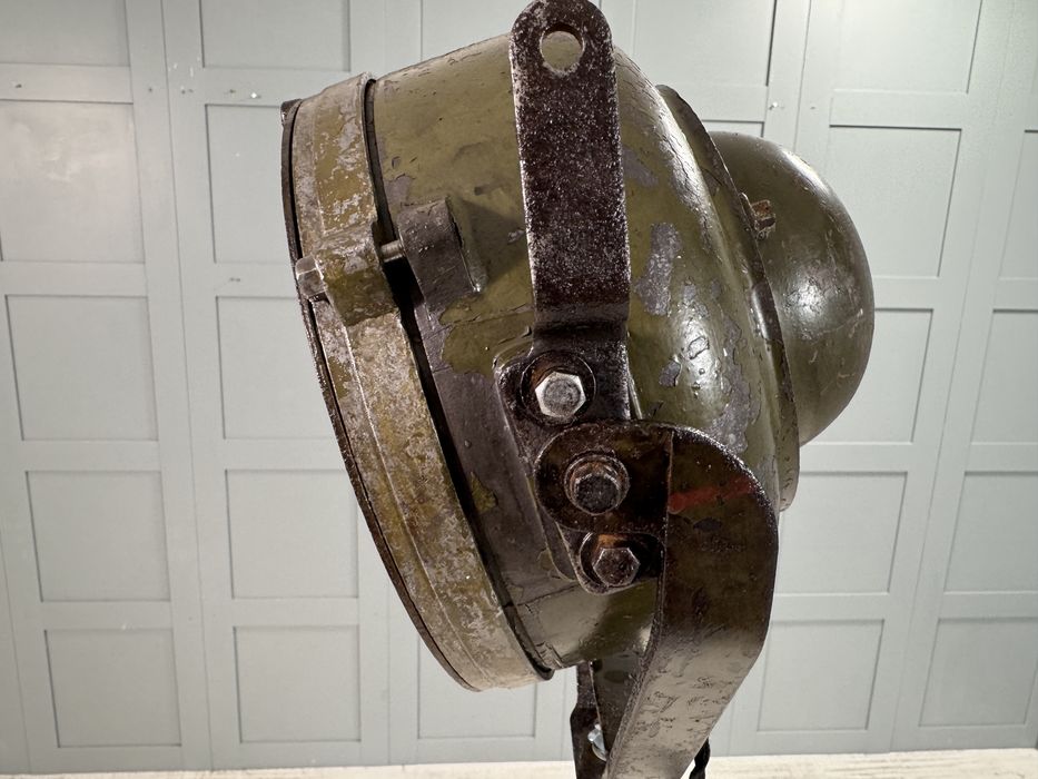 Лампион в индустриален стил - фар от танк Р398