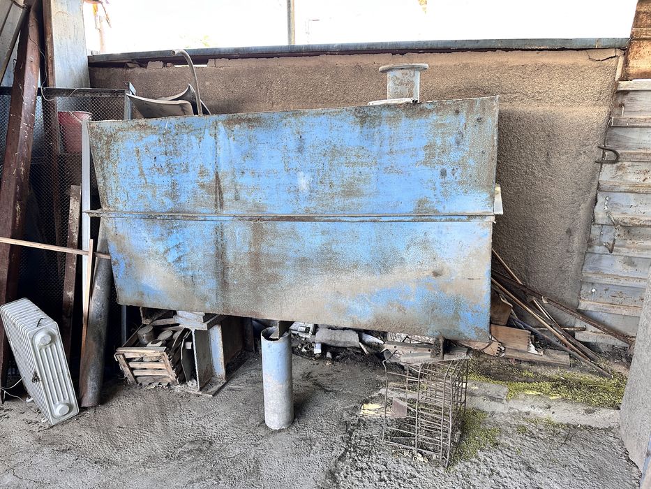 Железный емкость