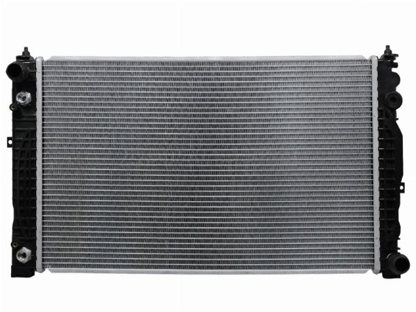 Радиатор охлаждения двигателя  Audi A4