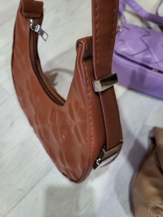 Продам сумки бу по 3000