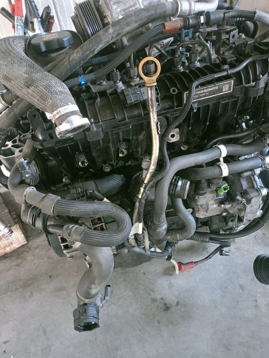 Vând motor Rengi ROVER Evoque  anul 2016 cod motor 204 DtD automata