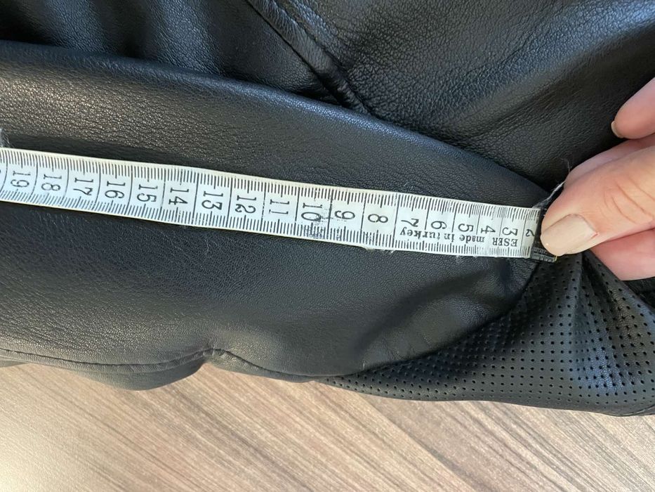 Дамско черно кожено яке размер S