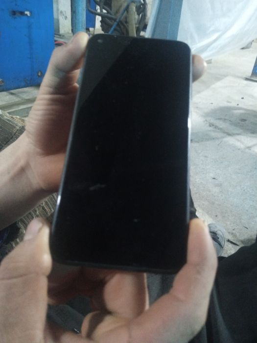 Samsung galaxy A11 32gb aybi yo garantiyasi bilan pas kopiya beriladi