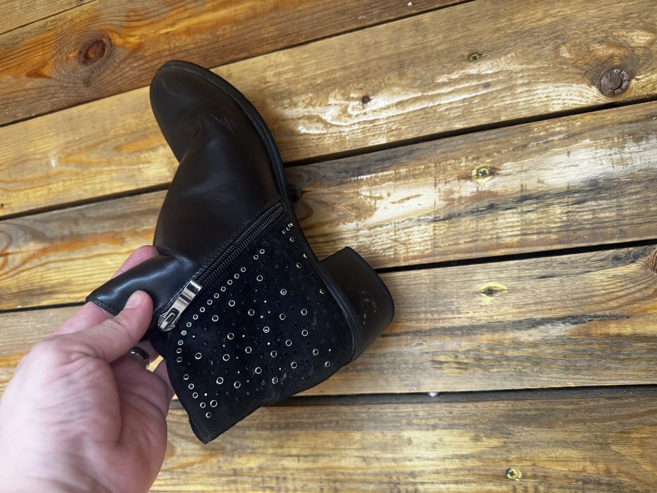 Продам б/у  ботинки