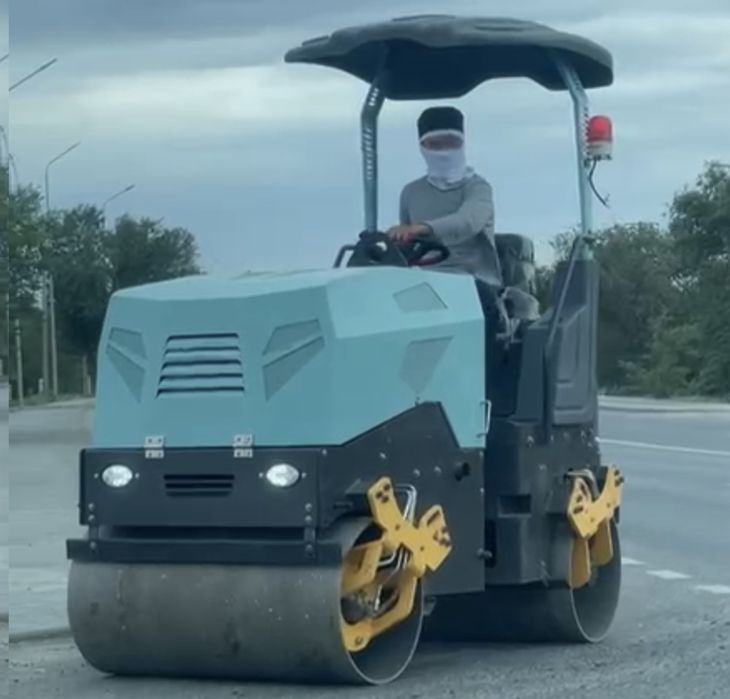 Продам каток 2 тонный
