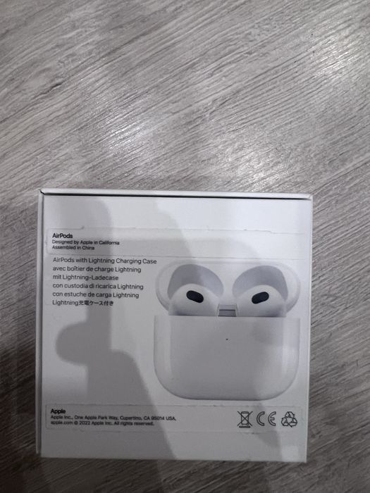 Използвани airpods 3 със силиконов калъф