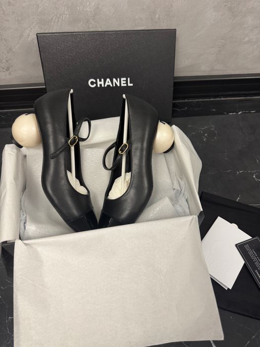Уникални обувки Chanel