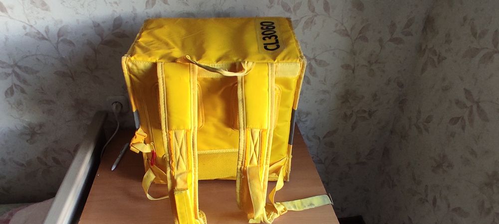 Продам термосумку Яндекс для курьера