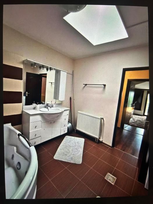 Vând apartament tip duplex Bd.Independenței