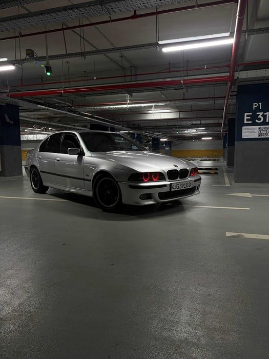 BMW E39 3 литра 1996 год