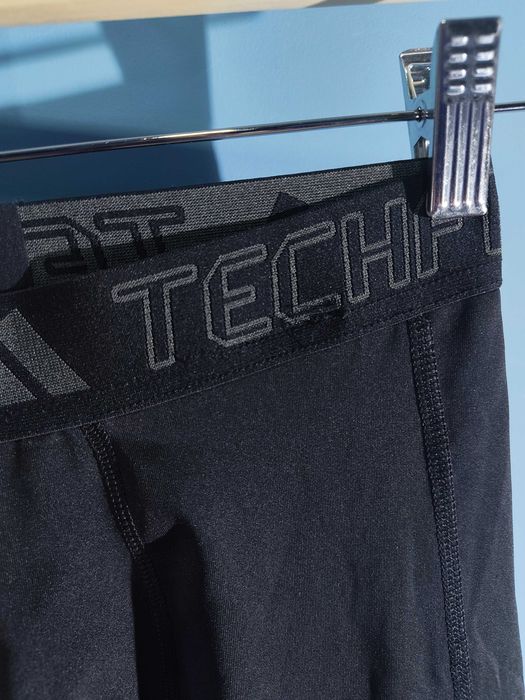 ADIDAS TechFit Клин/Мъжки  S