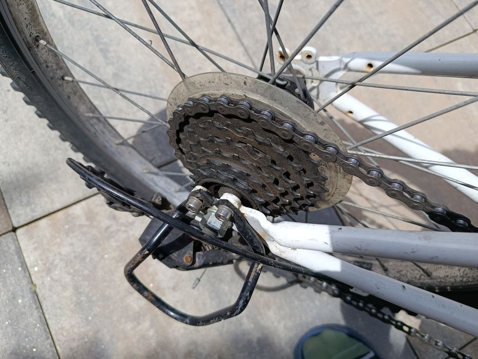 Vând bicicleta fără suspensi