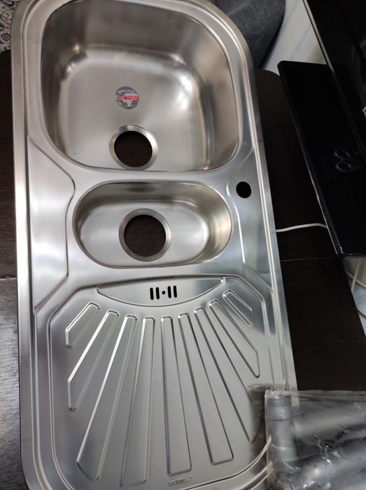 Кухонная мойка новая