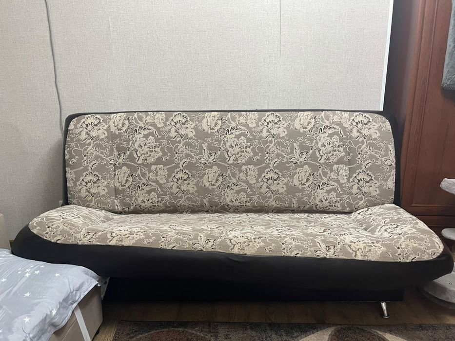 Продам диван, пружинный