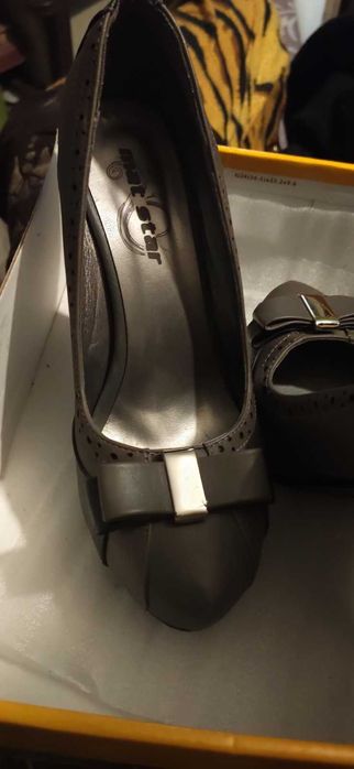 Дамски елегантни обувки на висок ток