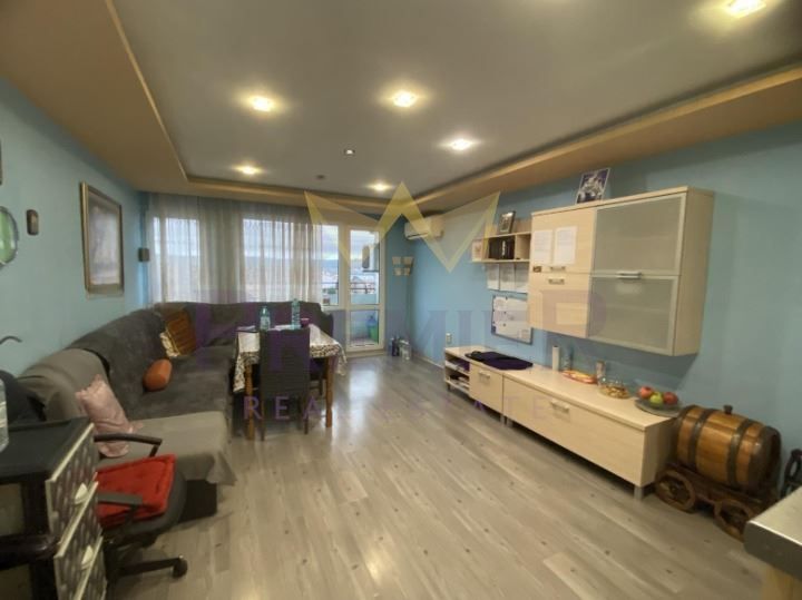 Продава се Тристаен апартамент в Варна, Автогара - 92 кв.м за 942 €/кв.м - Снимка #1