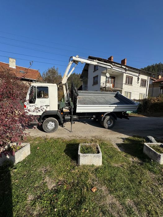 Транспорни услуги с Тристранен Самосвал с кран.