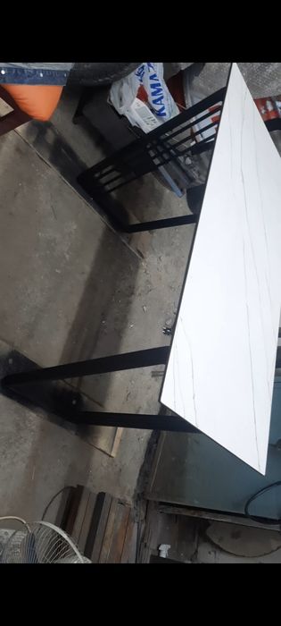 Продам стол из керамогранита