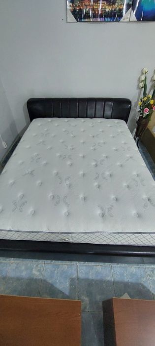 Стол, кровать, столик