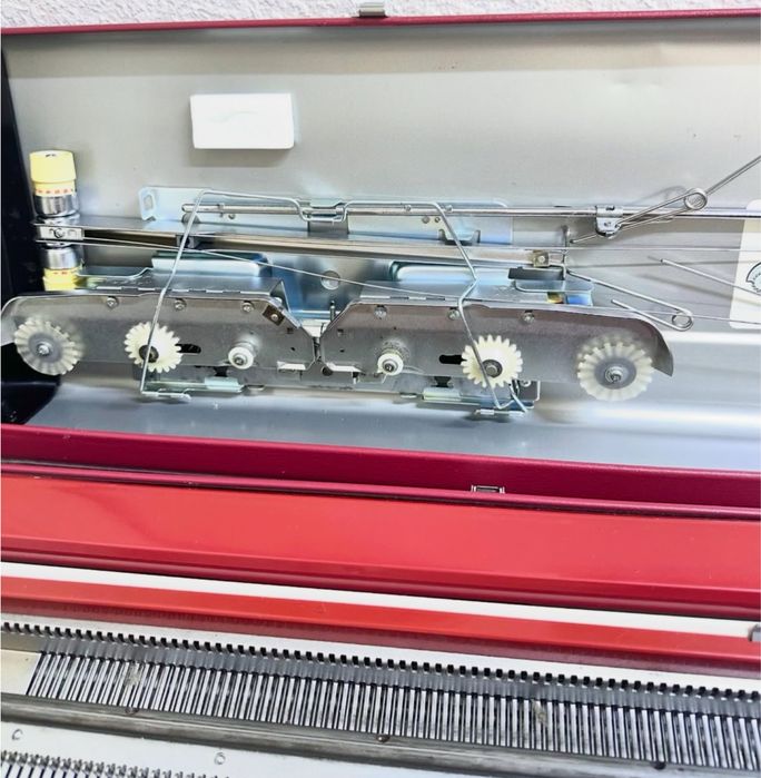 Вязальная машина Silver Reed SK 700