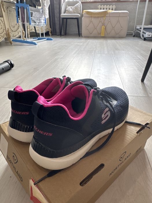 Кроссовки skechers