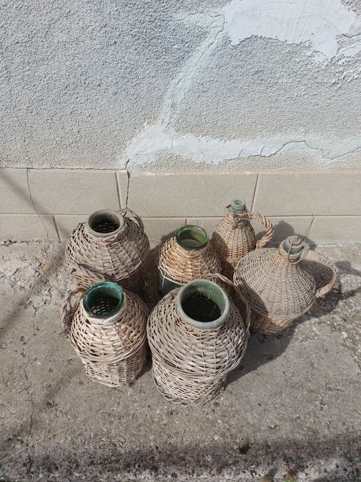 Сърпове ,буре.буркани