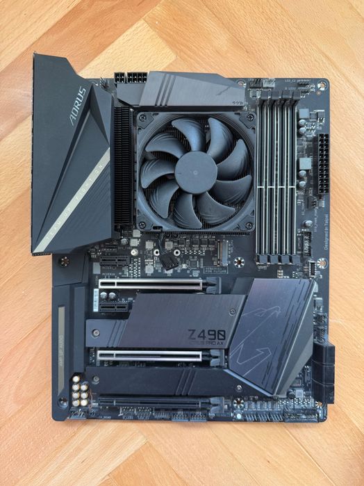 i9-10900K + Z490 Aorus Pro AX + Noctua NH-L9i Chromax Black