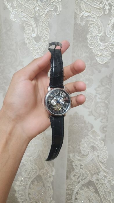 Cartier продается новый