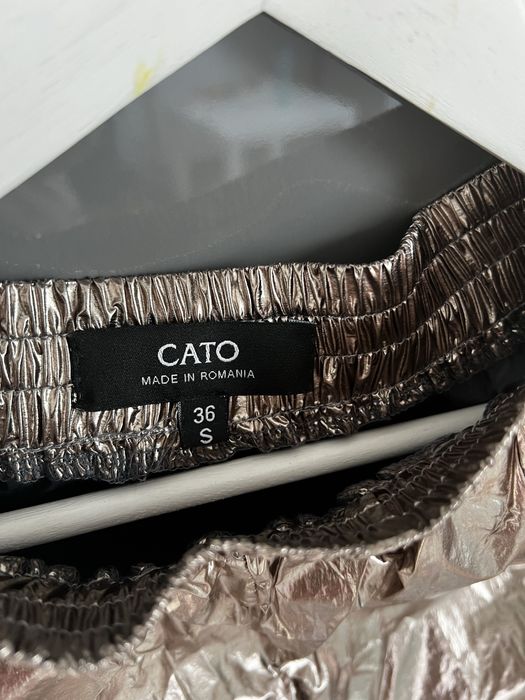 Costum CATO auriu metalizat