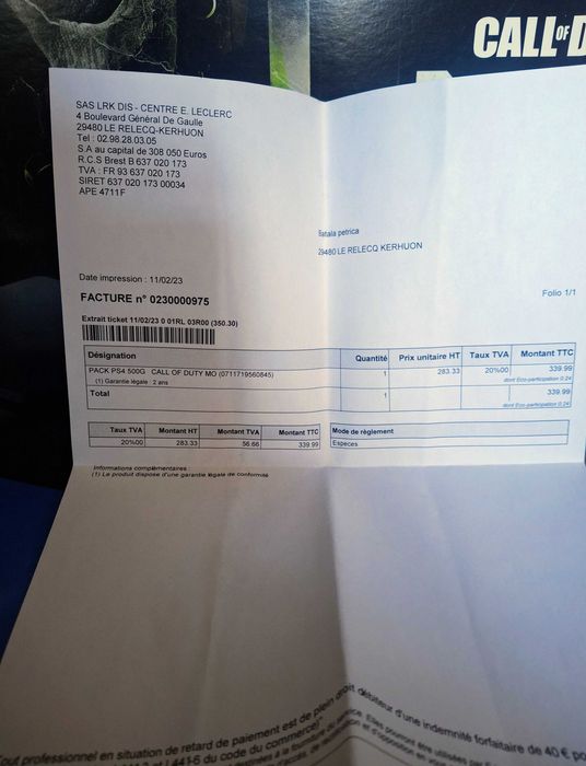 Vând PS4, Franța, puțin folosit