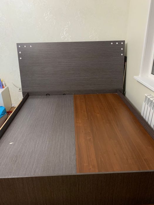 Спальный кровать