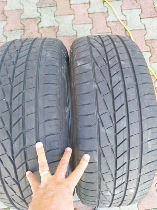 2 cauciucuri Goodyear 235/55/19 profil foarte bun.100 de ron buc.i
