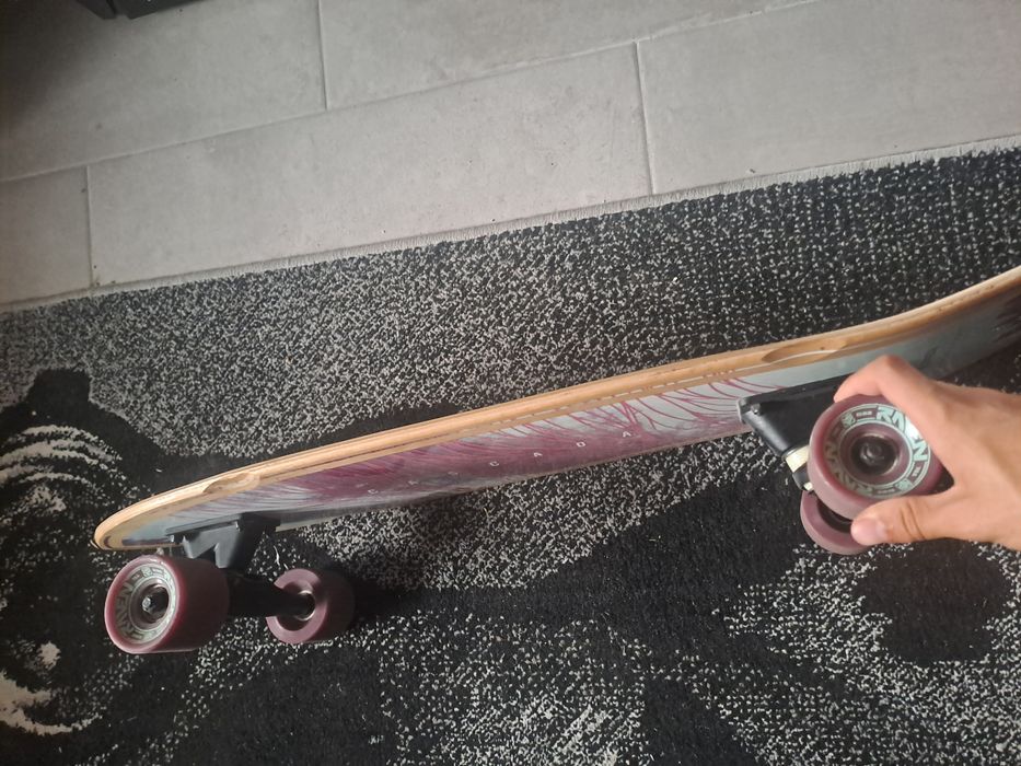 Vând skateboard(tip longboard cruiser)