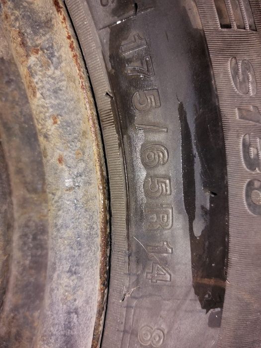 Vând cauciucuri 175/65/14       (Iarnă)