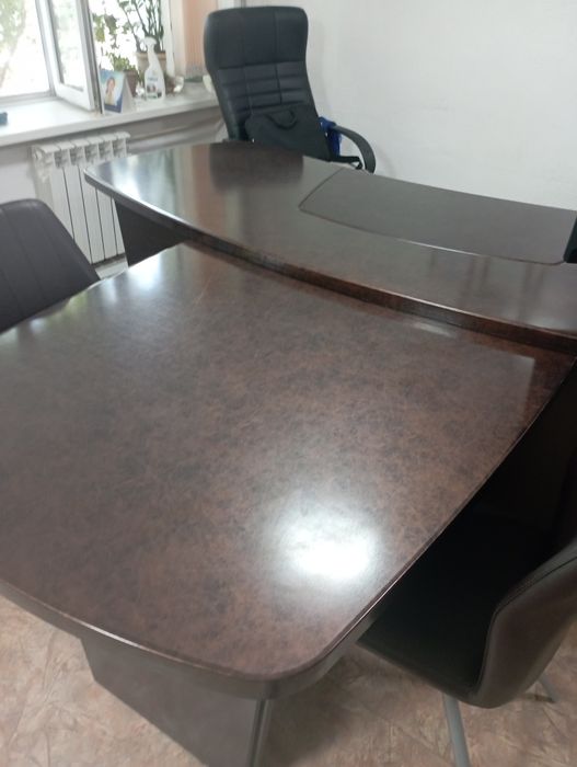 Офисный стол директора