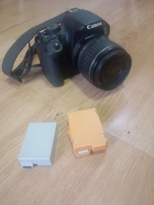 Aparat foto Canon 700D