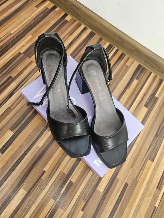 Дамски сандали на ток