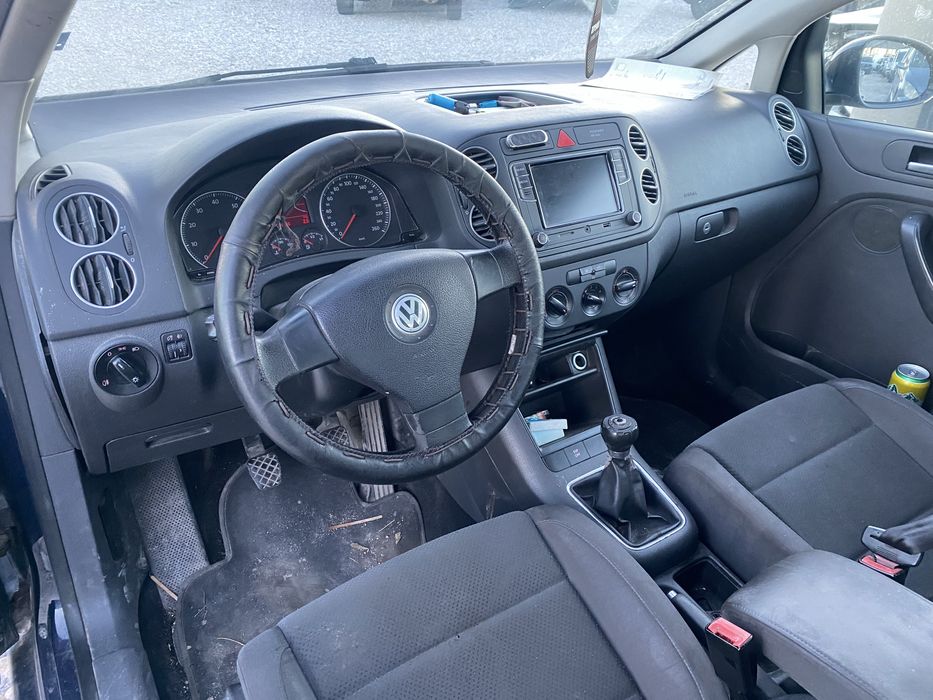 Фолксваген голф 5 плюс  1.6 бензин 102кс на части