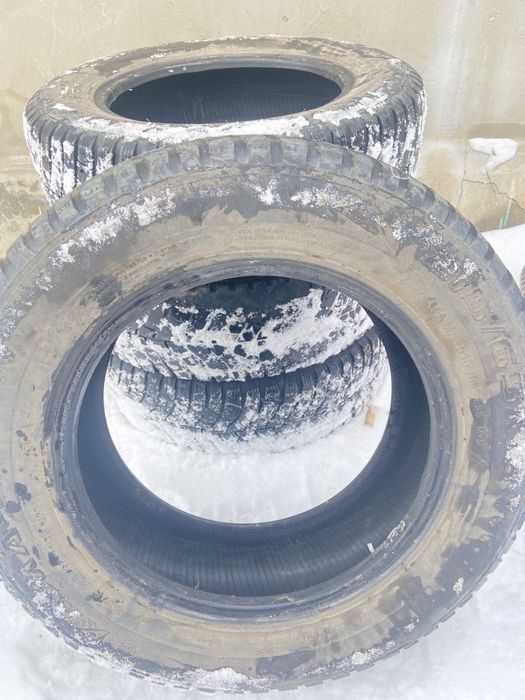 Продам  шины на 16