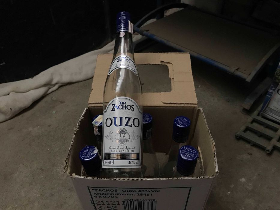 Продавам метални каси с или без бутилки 0.700 и бутилки 1 литър