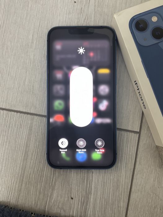 iPhone 13 (айфон)