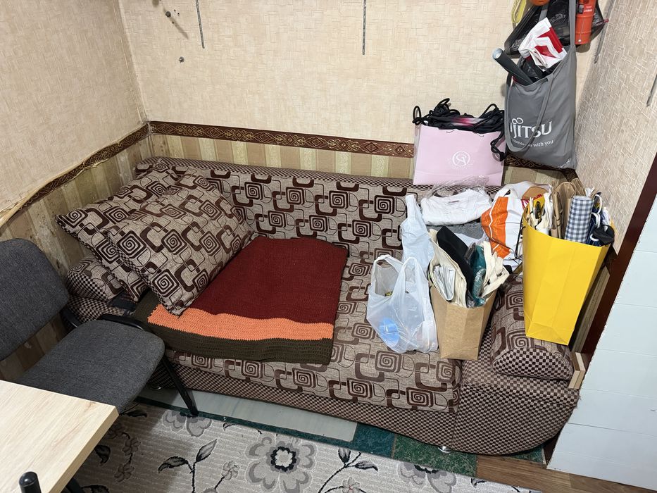 Отдам диван даром