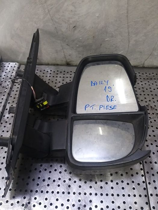 Oglinda dreapta iveco daily 2019 PENTRU PIESE
