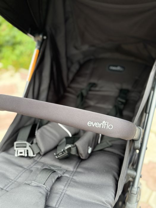 Продам коляску Evenflo Rever