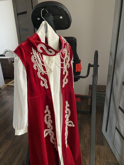 Плаьтя узату той