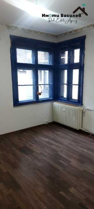 Дава се под наем Офис в София, Център - 100 кв.м за 997.05 € - Снимка #1