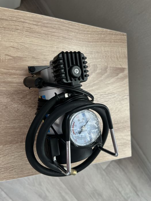 Автомобильный компрессор