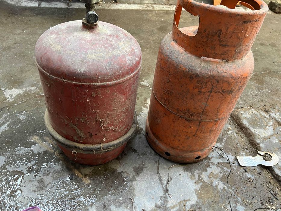 2 Buteli de vanzare pentru bucatarie