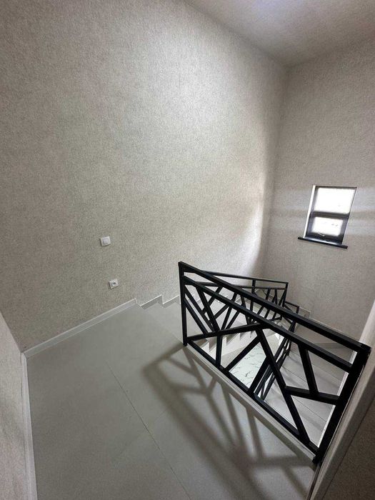 улица Байсунска 3-х комнатная квартира на земле общий двор, двухэтажка